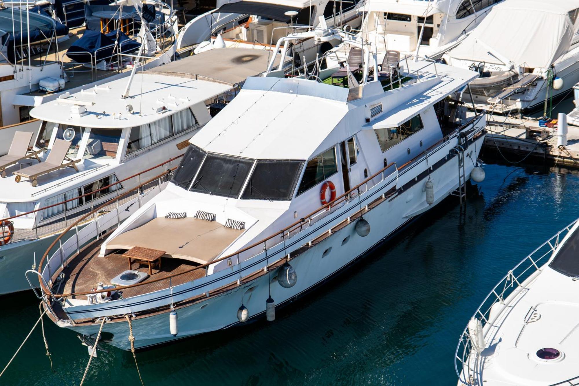 Boat Aloha Hotel Sant Adria de Besos Exterior photo